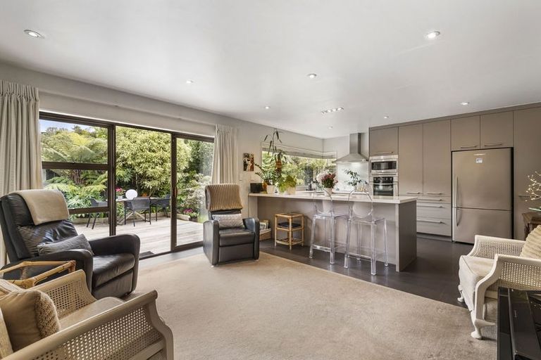 Photo of property in 2/19 Amante Crescent, Mairangi Bay, Auckland, 0630