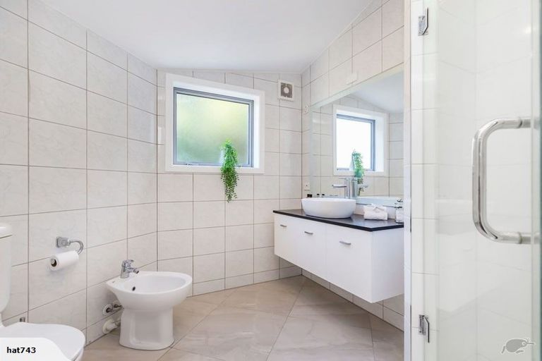 Photo of property in 9 Inverell Way, Seatoun, Wellington, 6022