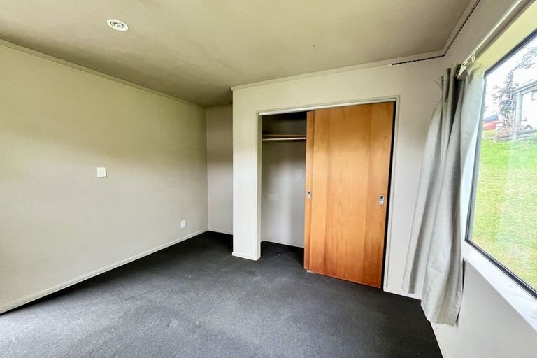 Photo of property in 20 Trias Road, Totara Vale, Auckland, 0629