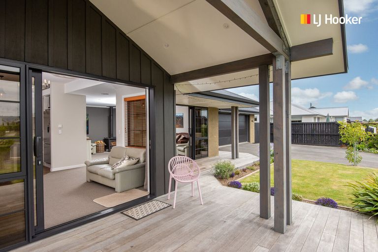 Photo of property in 8 Carrick Place, Mosgiel, 9024