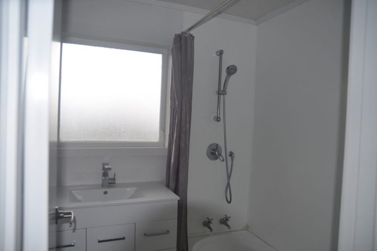 Photo of property in 8 Makora Road, Massey, Auckland, 0614