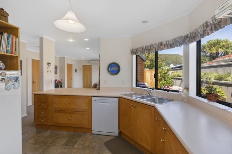 Photo of property in 2/72 Trafalgar Street, Waterloo, Lower Hutt, 5011