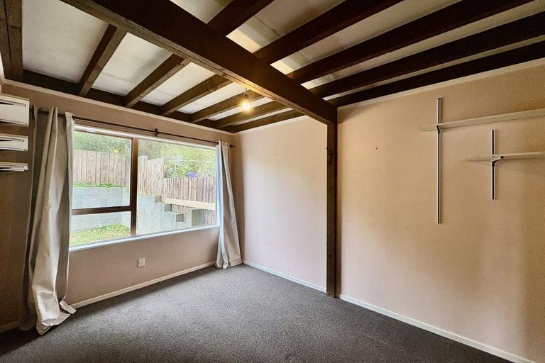 Photo of property in 104a Allington Road, Karori, Wellington, 6012