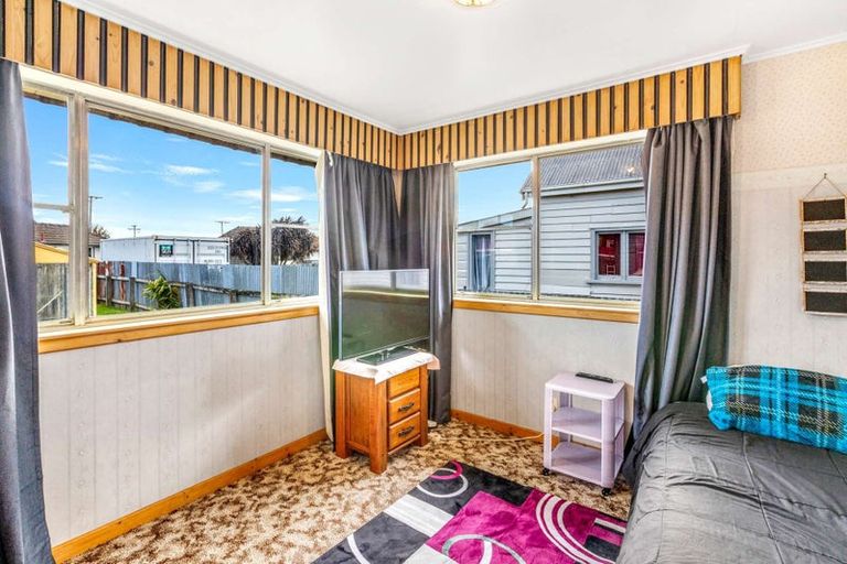 Photo of property in 19 Railway Esplanade, East Gore, Gore, 9710