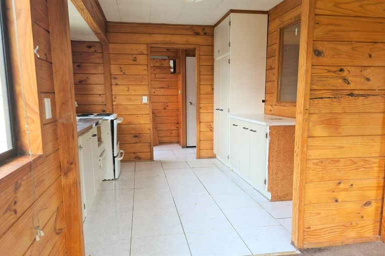 Photo of property in 25 Garelja Road, Henderson, Auckland, 0612