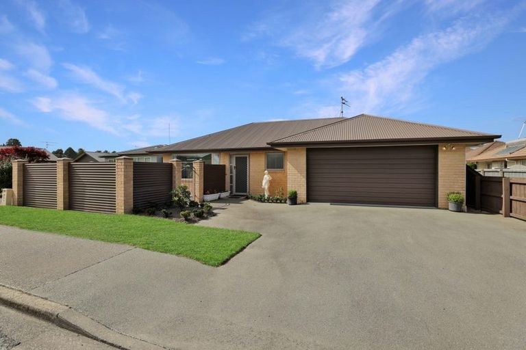 Photo of property in 21 Cox Street, Ashburton, 7700