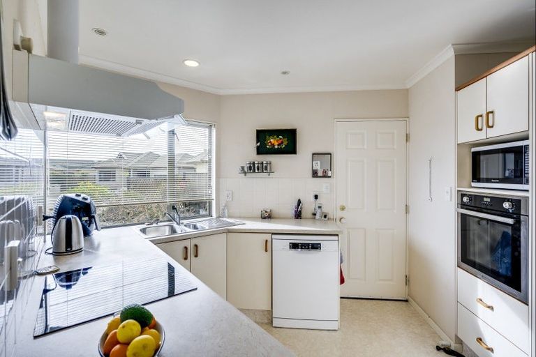 Photo of property in 10 Claridge Place, Taradale, Napier, 4112