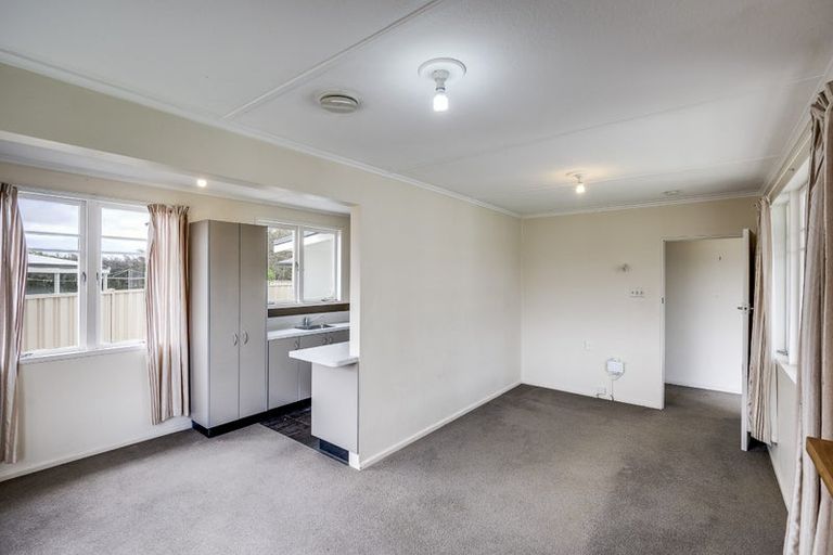Photo of property in 9 Oxford Street, Taradale, Napier, 4112