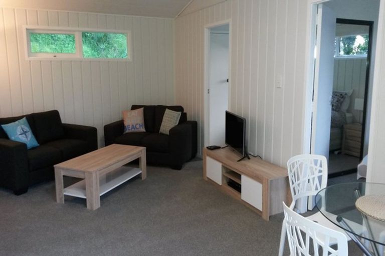 Photo of property in 14b Kahu Road, Paremata, Porirua, 5024