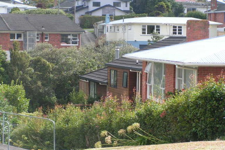 Photo of property in 1/19 Bond Crescent, Forrest Hill, Auckland, 0620