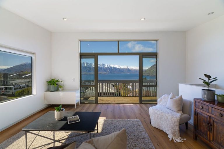 Photo of property in 36b Avalon Crescent, Fernhill, Queenstown, 9300