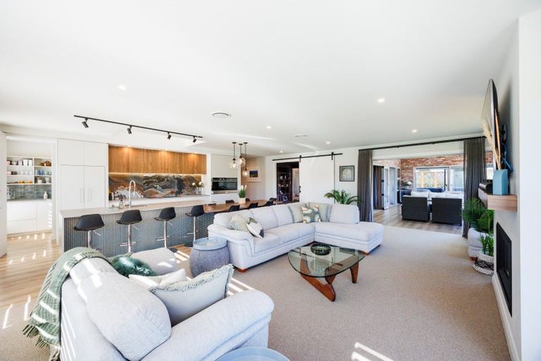 Photo of property in 9 Paterson Lane, Kelvin Grove, Palmerston North, 4470