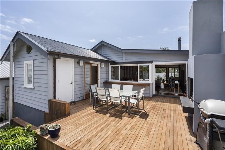 Photo of property in 18 Marie Avenue, Red Beach, 0932