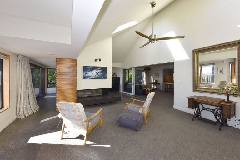 Photo of property in 12 Overdale Drive, Cashmere, Christchurch, 8022
