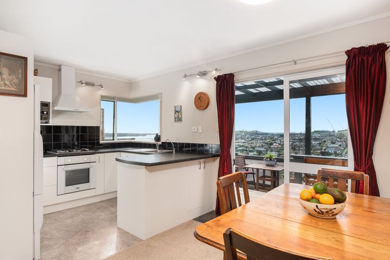 Photo of property in 71 Osprey Drive, Welcome Bay, Tauranga, 3112