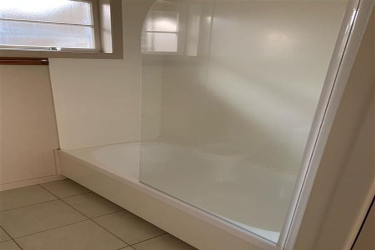 Photo of property in 24 Nixon Street, Hamilton East, Hamilton, 3216