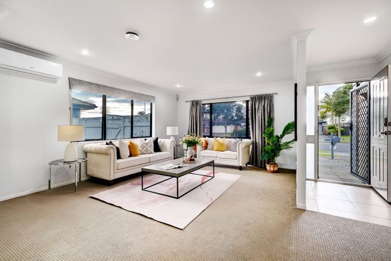 Photo of property in 16 Turnberry Drive, Wattle Downs, Auckland, 2103