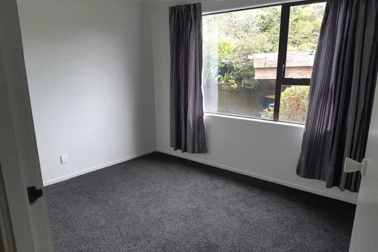 Photo of property in 56 Halberg Street, Glenfield, Auckland, 0629