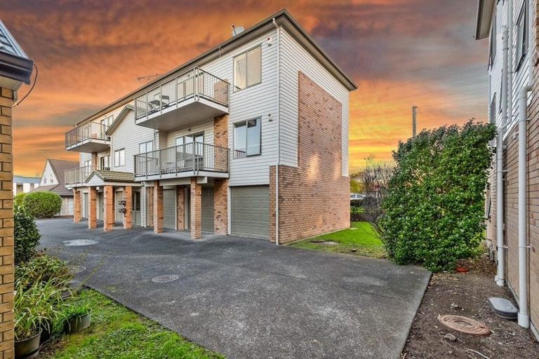 Photo of property in St Claire Village, 180/172 Mcleod Road, Te Atatu South, Auckland, 0610