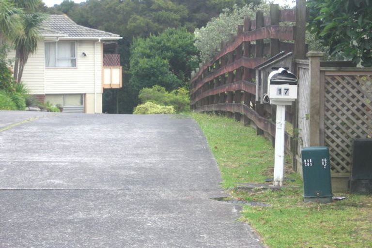 Photo of property in 1/17 Powrie Street, Glenfield, Auckland, 0629