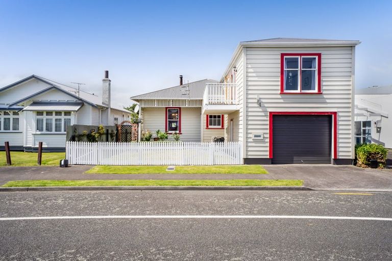 Photo of property in 54 Disraeli Street, Hawera, 4610