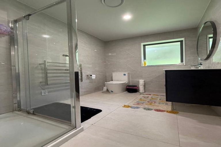 Photo of property in 90 Point View Drive, East Tamaki Heights, Auckland, 2016