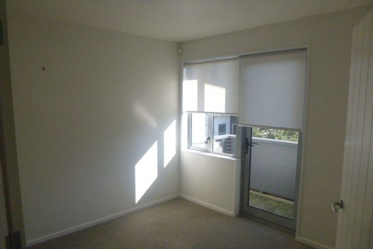 Photo of property in 64 Burnham Street, Seatoun, Wellington, 6022