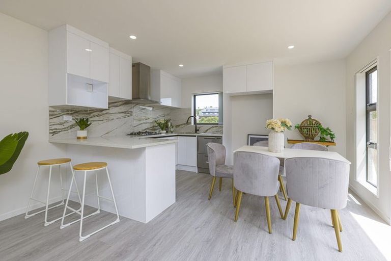 Photo of property in 2 Awaiti Way, Orewa, 0931