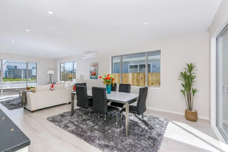 Photo of property in 42 Schoolside Road, Kumeu, 0810