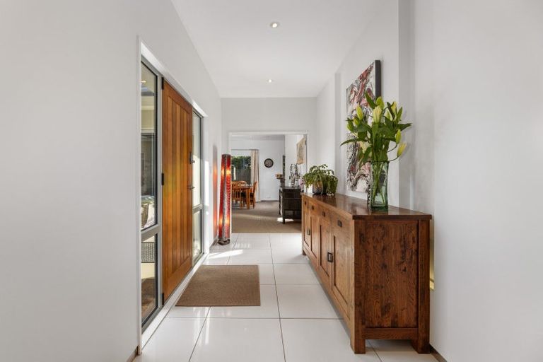Photo of property in 142 North Parade, Richmond, Christchurch, 8013