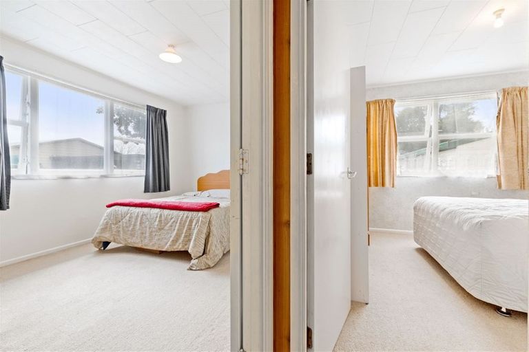 Photo of property in 8 Edwards Avenue, Henderson, Auckland, 0610