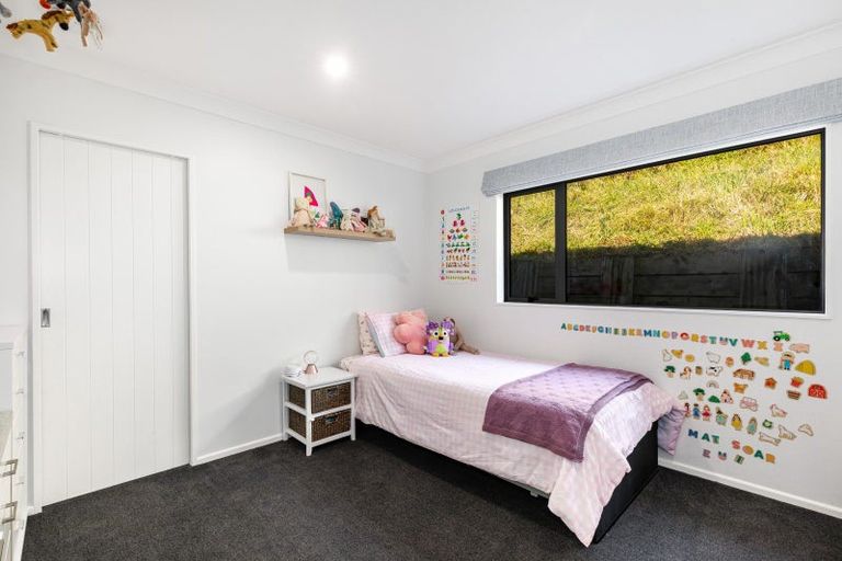 Photo of property in 14 Gennaker Lane, Whitby, Porirua, 5024