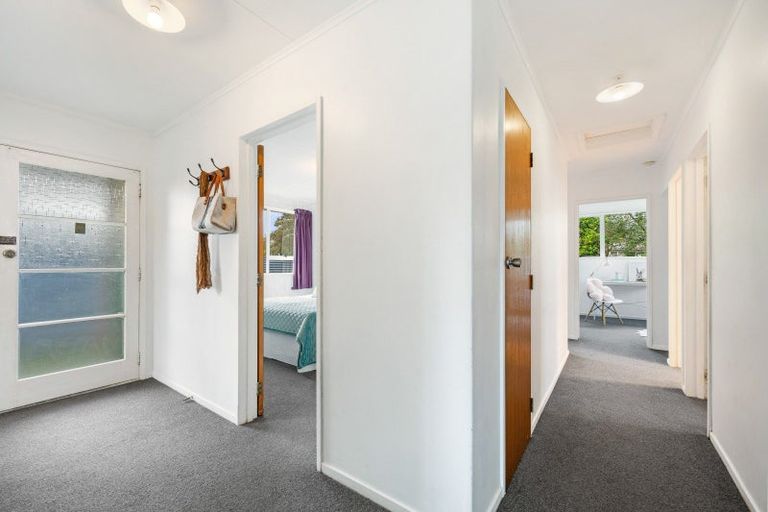 Photo of property in 26 Halswell Crescent, Westbrook, Palmerston North, 4412