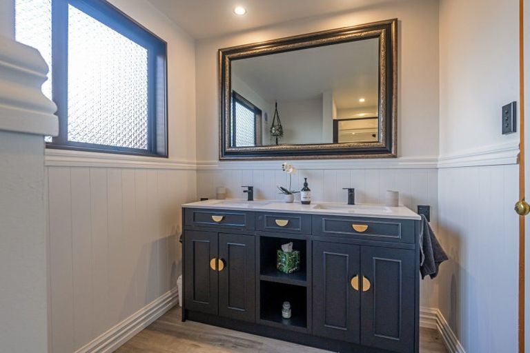 Photo of property in 79 Waterloo Crescent, Hokowhitu, Palmerston North, 4410