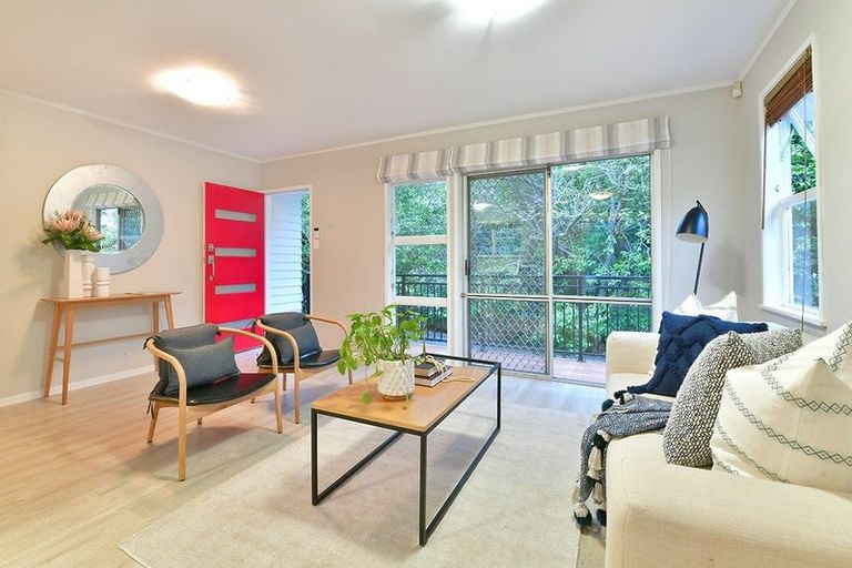 Photo of property in 9 Neptune Avenue, Beach Haven, Auckland, 0626
