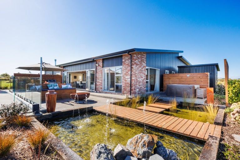 Photo of property in 9 Paterson Lane, Kelvin Grove, Palmerston North, 4470