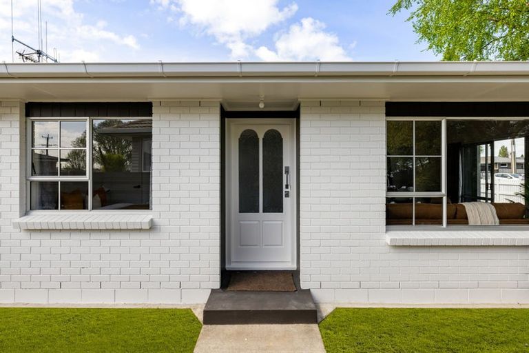 Photo of property in 1 Hilton Road, St Andrews, Hamilton, 3200