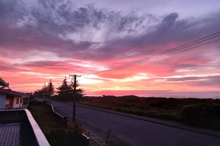 Photo of property in 2a Marine Parade, Otaki Beach, Otaki, 5512
