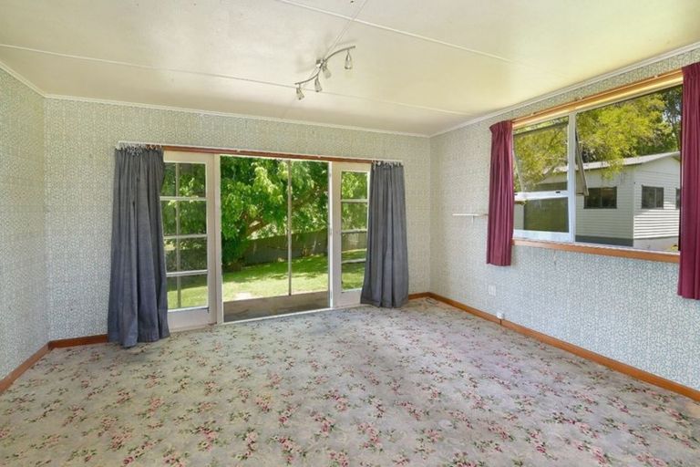 Photo of property in 35 Kowhai Street, Helensville, 0800