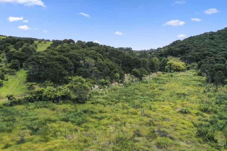 Photo of property in 138 Paroa Bay Road, Russell, 0272