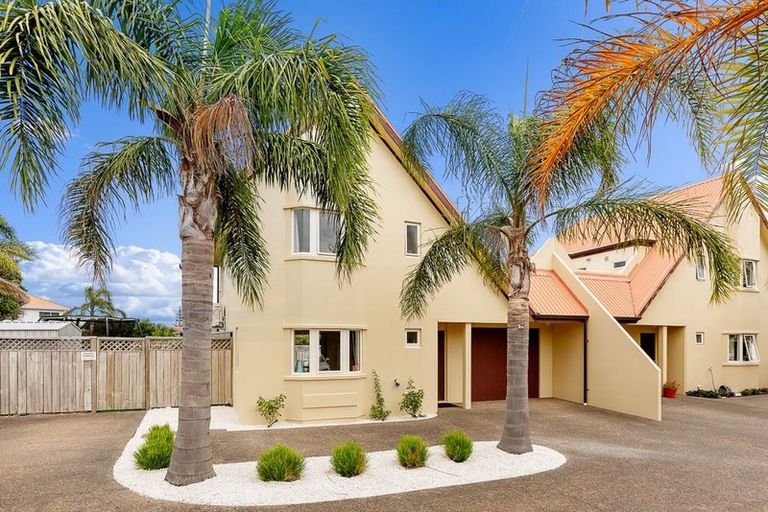 Photo of property in 2/137 Lakeside Drive, Orewa, 0931