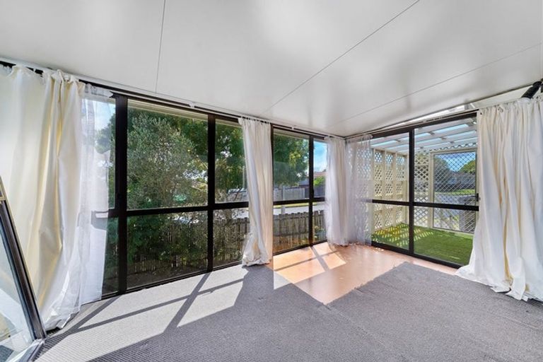 Photo of property in 90 Te Irirangi Drive, Clover Park, Auckland, 2019