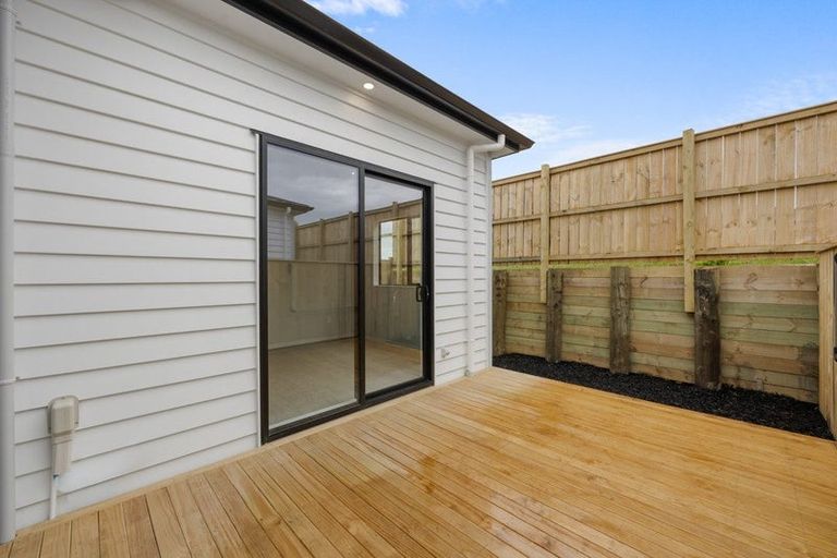 Photo of property in 4 Wild Flower Way, Karaka, Papakura, 2113
