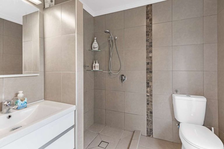 Photo of property in 19 Ashburn Lane, Awapuni, Palmerston North, 4412