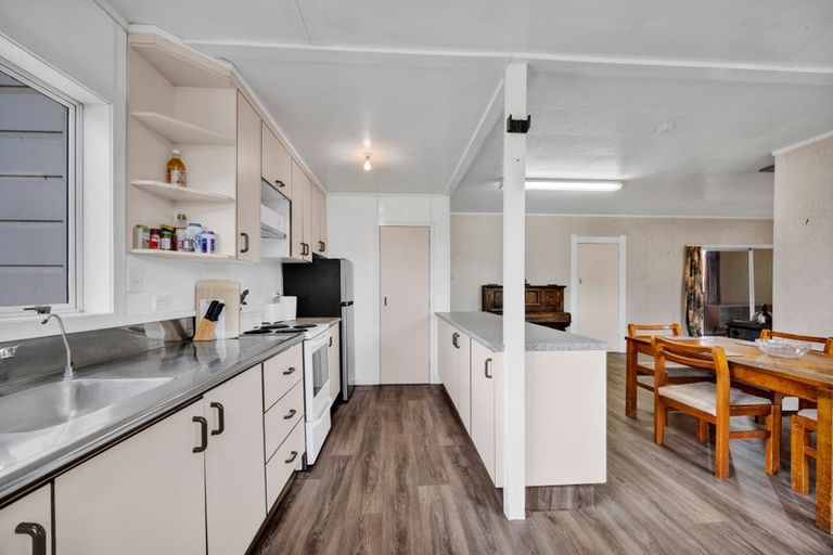 Photo of property in 25 Galt Street, Hawera, 4610