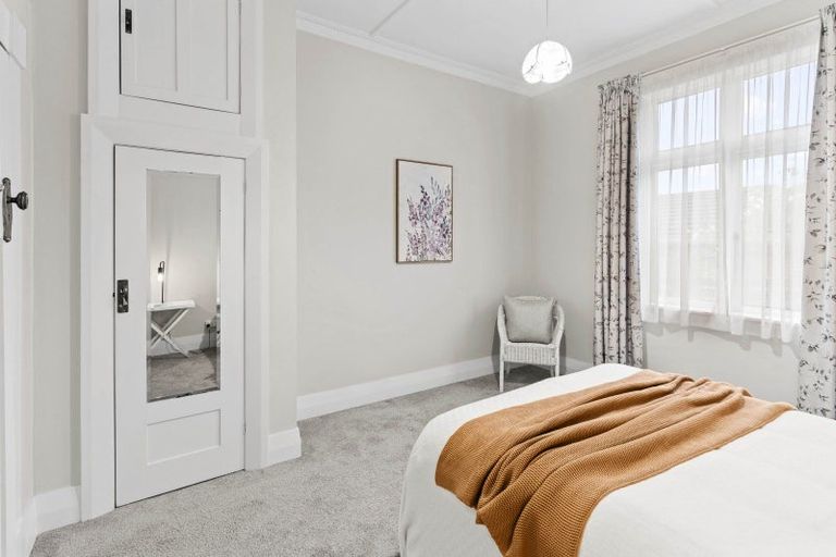 Photo of property in 241 Bay View Road, Saint Clair, Dunedin, 9012