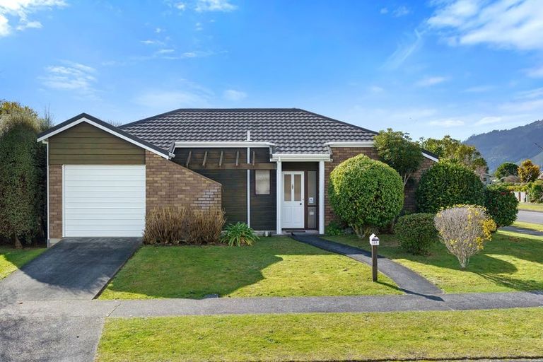Photo of property in 37 Matai Street, Waikanae, 5036