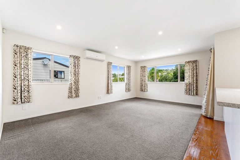 Photo of property in 52 D'oyly Drive, Stanmore Bay, Whangaparaoa, 0932