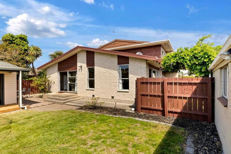 Photo of property in 8b Wyatt Place, Russley, Christchurch, 8042
