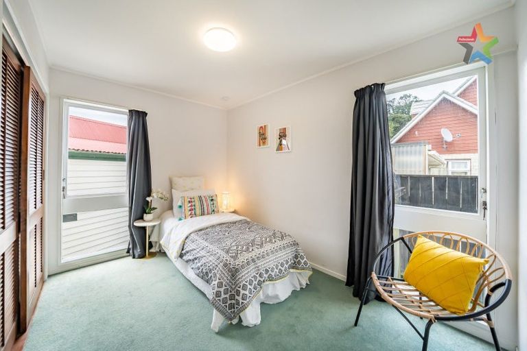 Photo of property in 3 Mcenroe Grove, Naenae, Lower Hutt, 5011